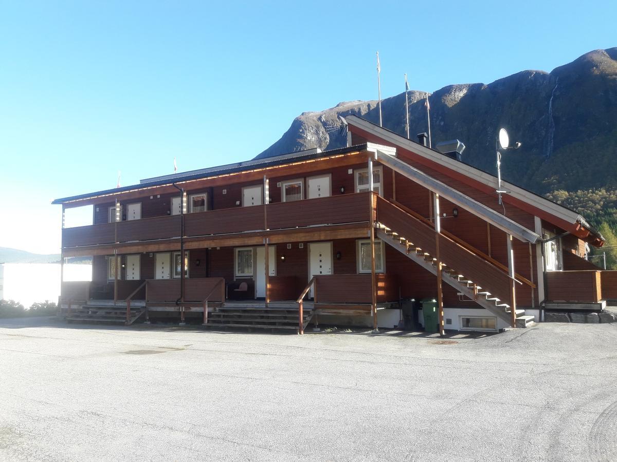 Ridderkroa Tresfjord Motel Exterior photo